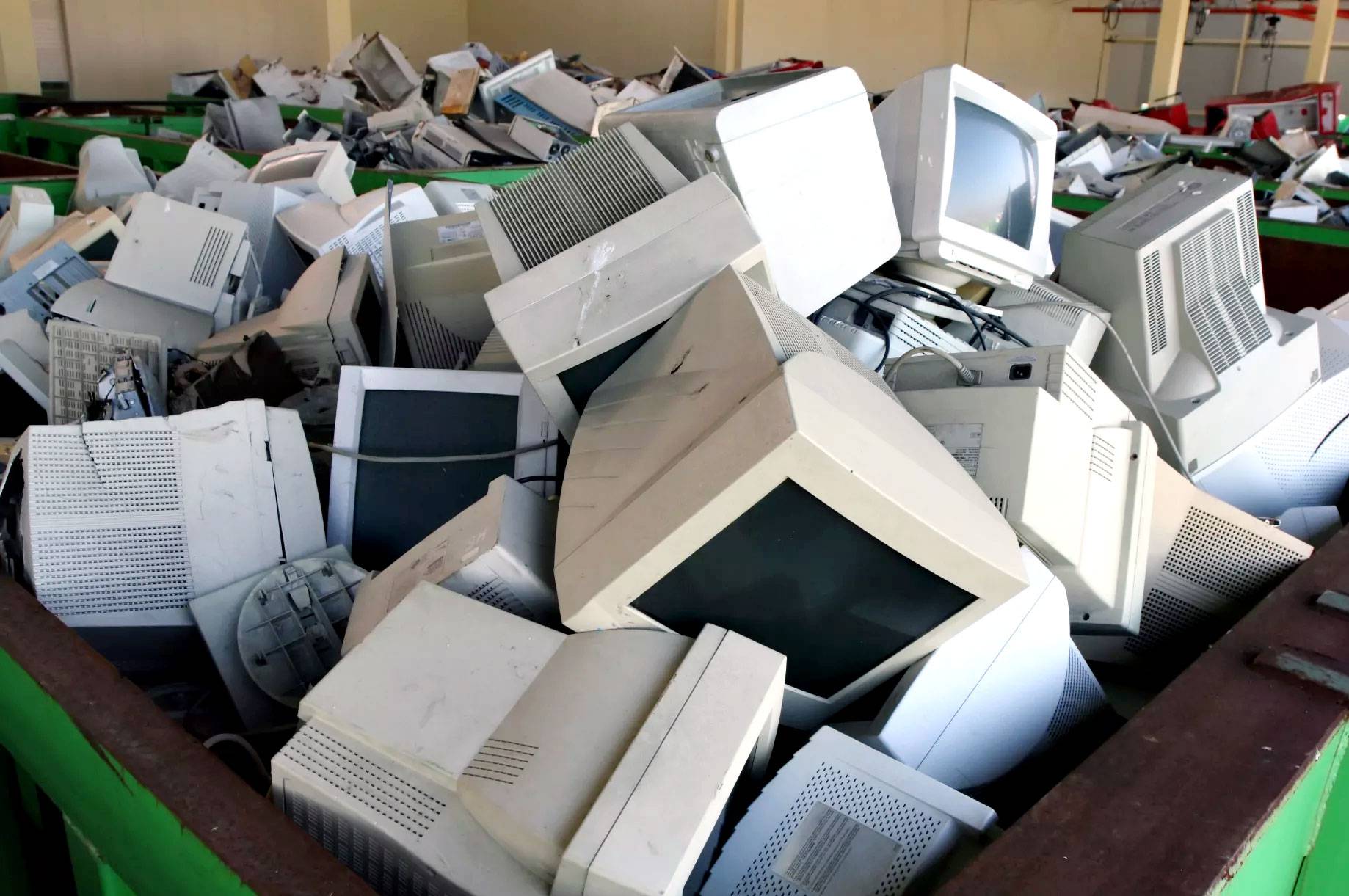 Утилизация компьютеров и картриджей: важные правила для сохранения экологии